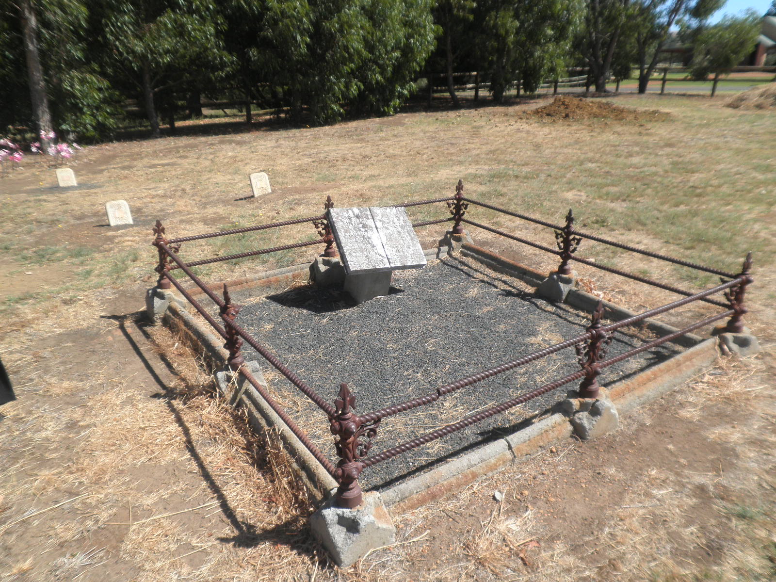 square burial
